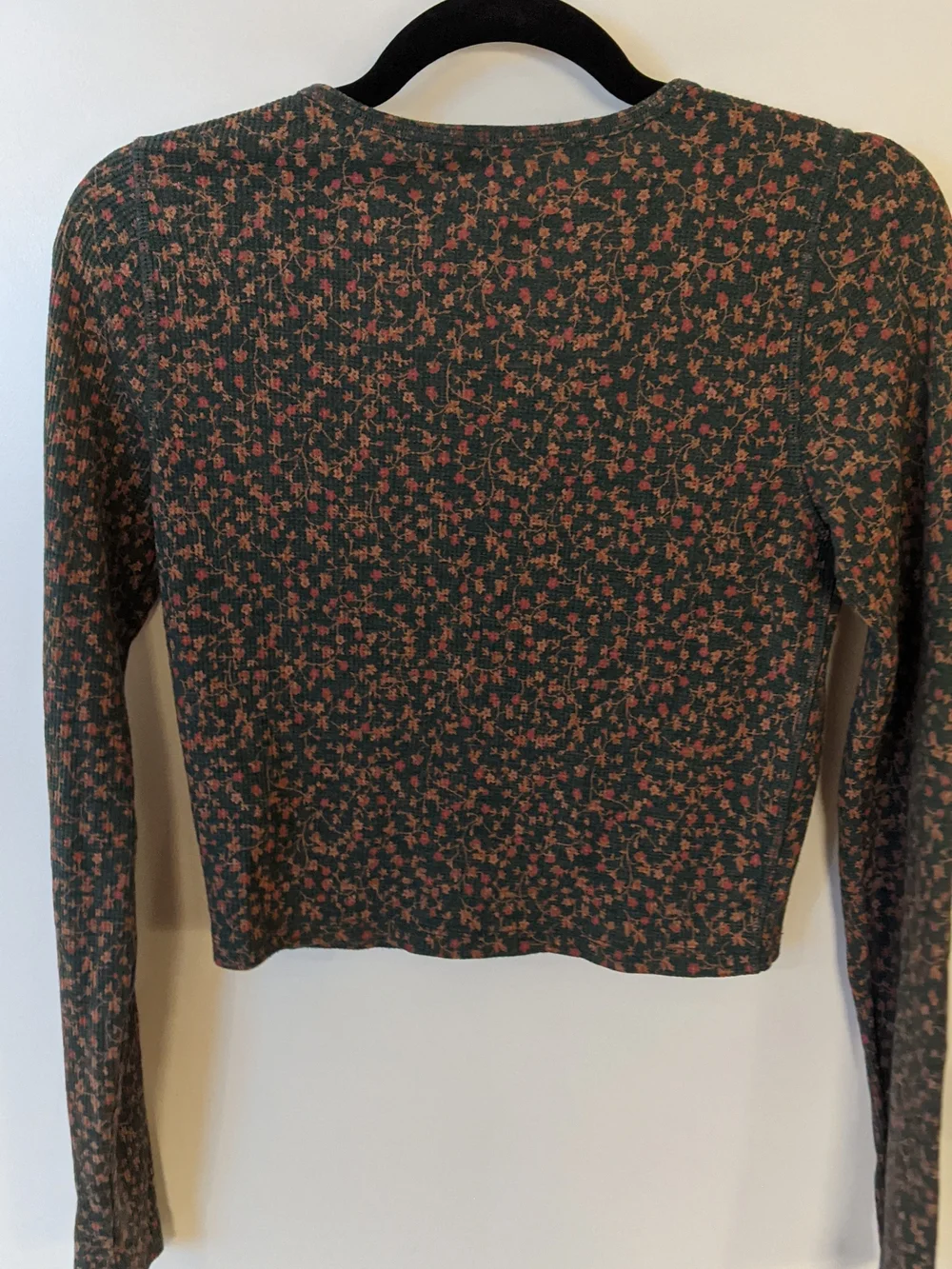 American Eagle Outfitters Green Long-Sleeve Floral Short Top - Picture 2 of 4